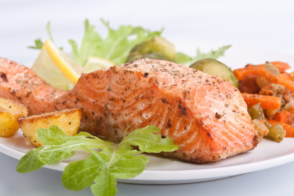 healthy salmon with vegetables