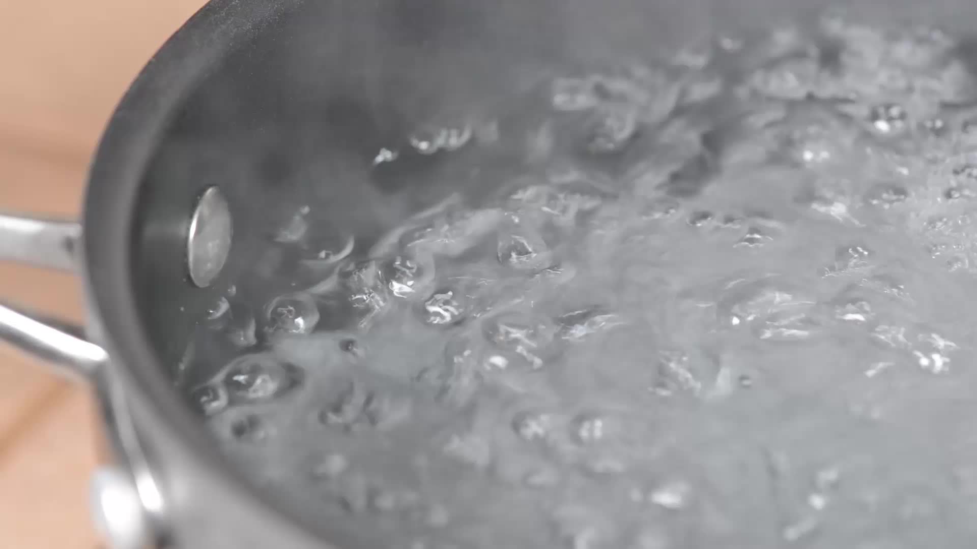 Видео кипящей воды